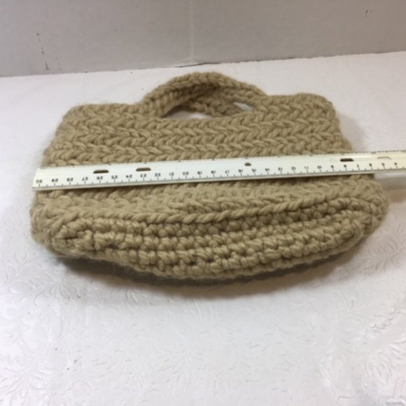 LIKE NEW Hand Crochet Mini Travel Handbag Casual Tote Unlined 10"x3"x6" - Picture 8 of 9
